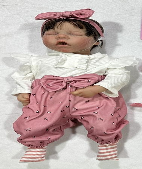 MUÑECA REALISTA CON ACCESORIOS - 1