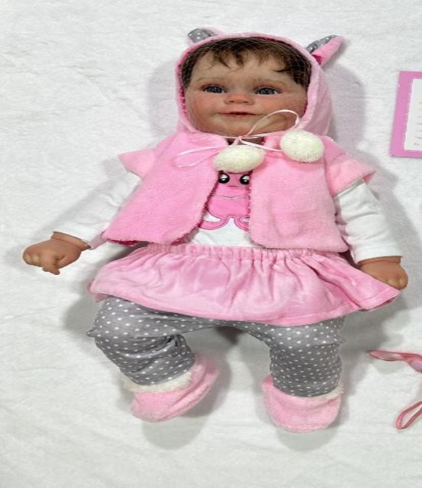 MUÑECA  REALISTA CON ACCESORIOS - 1