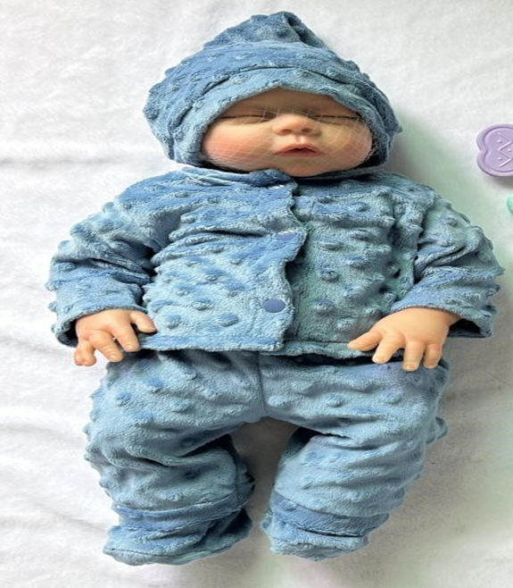 MUÑECA  REALISTA CON ACCESORIOS - 1