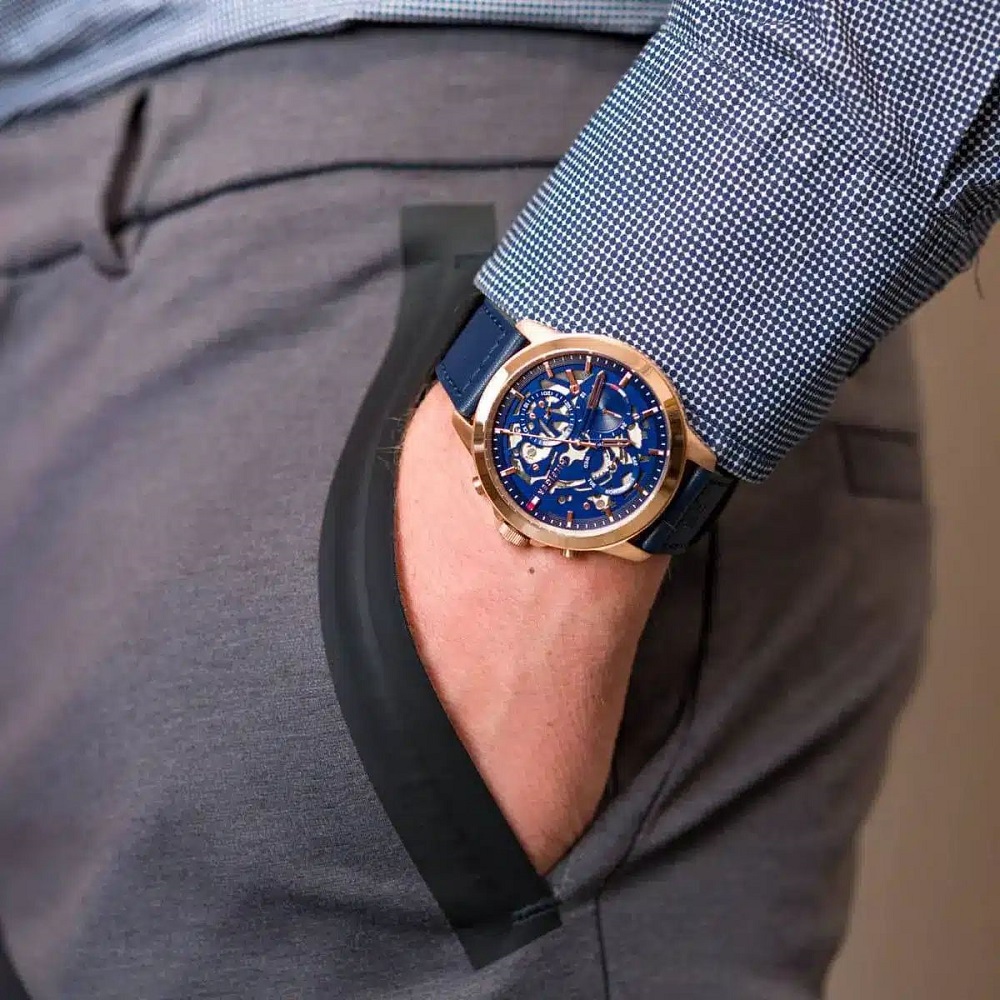RELOJ TOMMY HILFIGER MODELO HENRY CORREA CUERO MARRON CAJA PLATEADO - 6