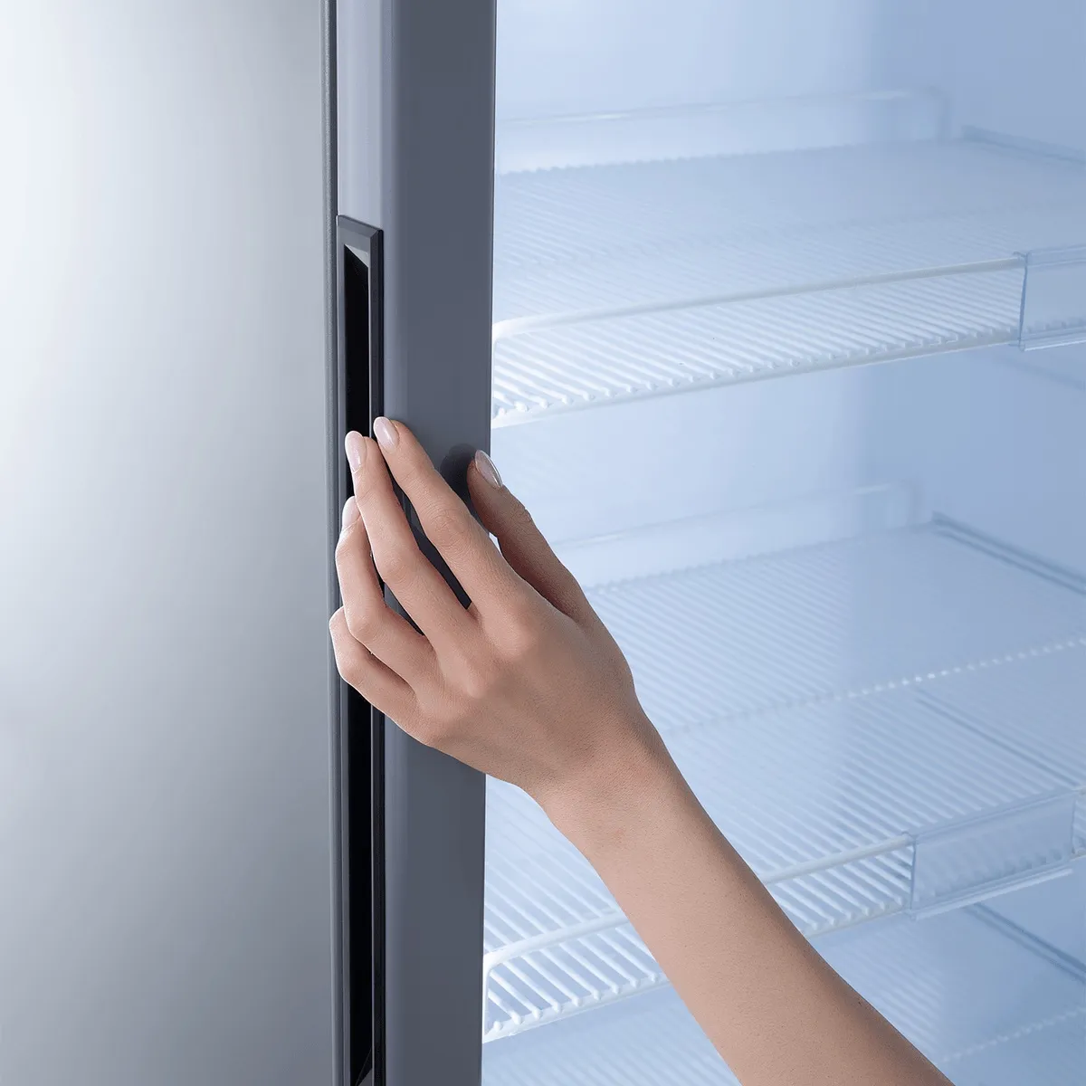 VITRINA EXHIBIDORA NOFROST INDURAMA 410 LITROS VFV-520 GR - 7