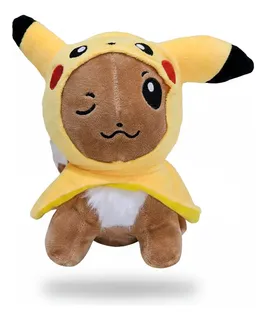 PELUCHE POKÉMON EEVEE DISFRAZ PIKACHU PONCHO COLECCIONABLE - 1