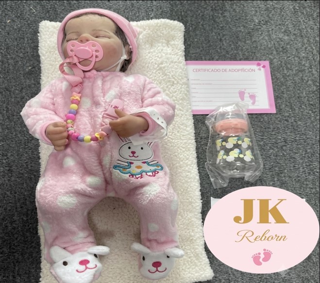 MUÑECA BEBÉ REBORN REALISTA DURMIENDO - SET PIJAMA ROSA DE CONEJITO CON PANTUFLAS - 1