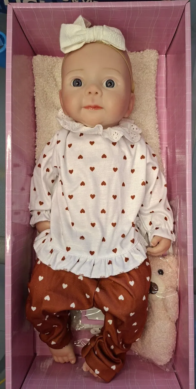 MUÑECA REALISTA CON ACCESORIOS - 1