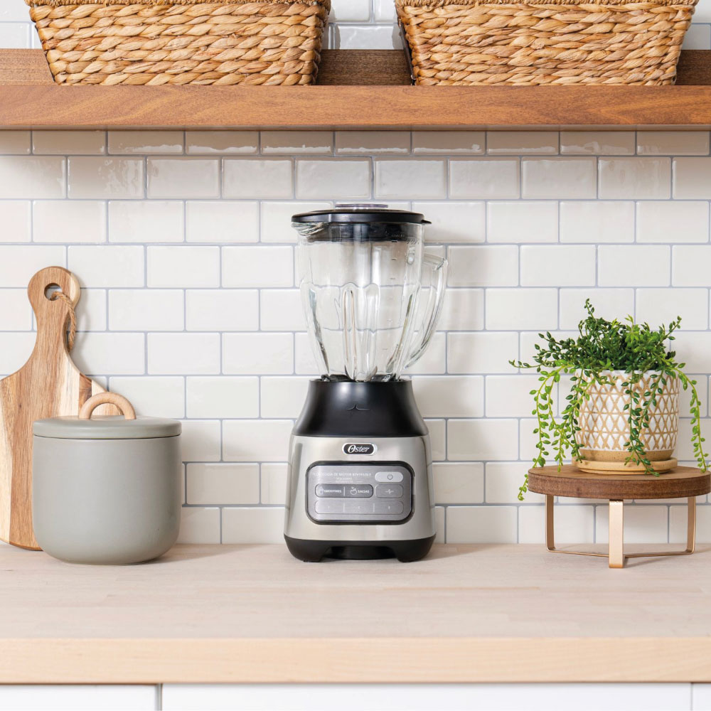 LICUADORA OSTER BLSTPEG-NRT TECNOLOGIA REVERSIBLE 800W 1.5 L - 6