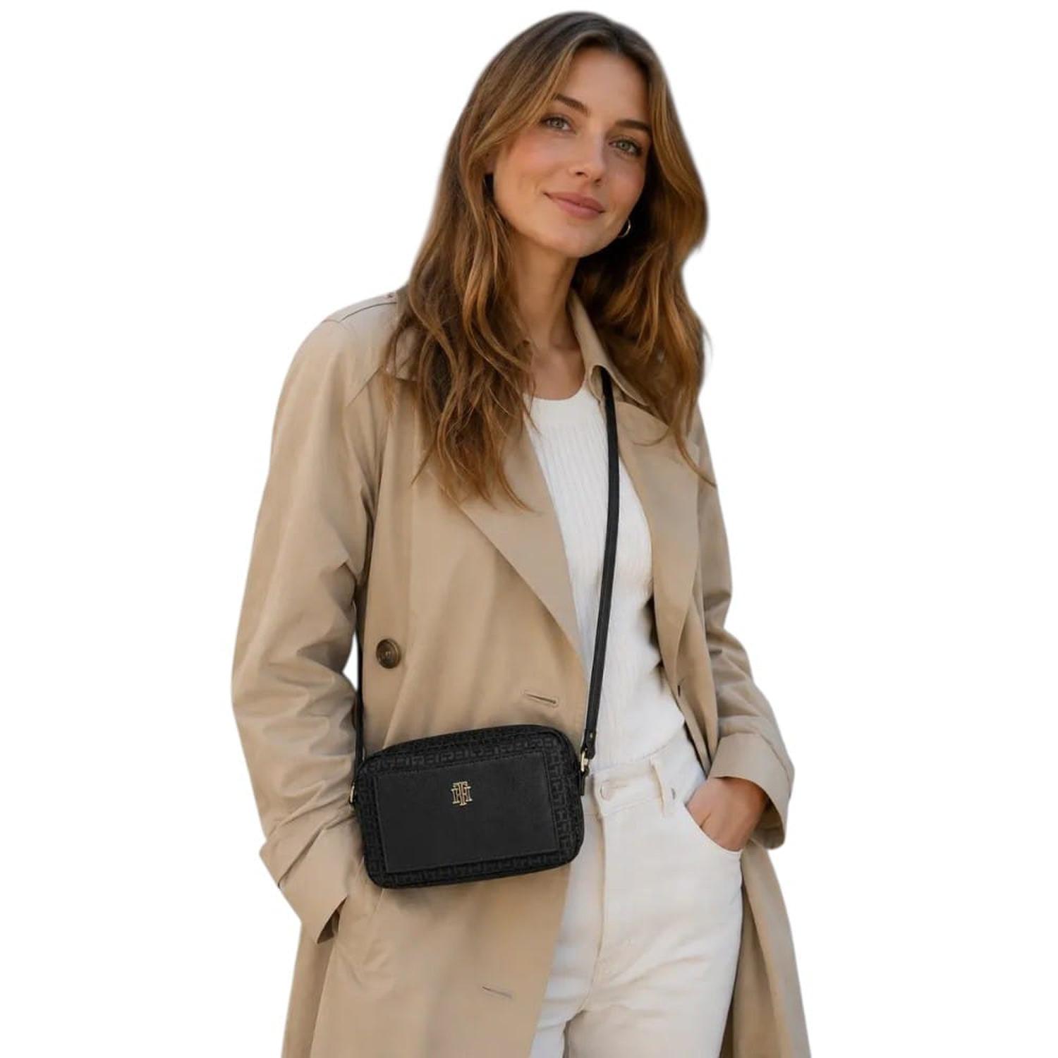 CARTERA CROSSBODY TOMMY HILFIGER NEGRO MONOGRAFIADO CON BOLSILLO DELTANTERO - 2