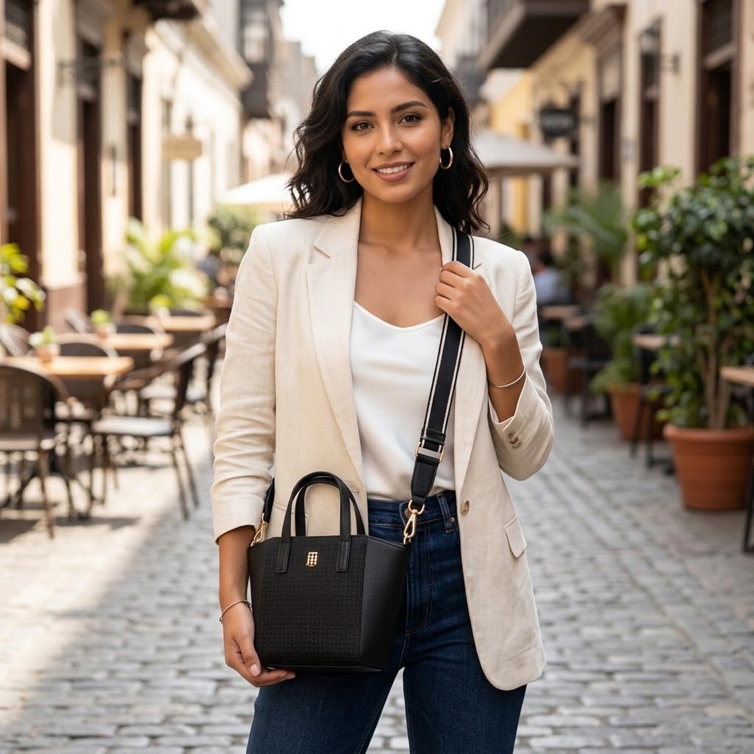 CARTERA CROSSBODY TOMMY HILFIGER NEGRO ENTERO MONOGRAFIADO - 2