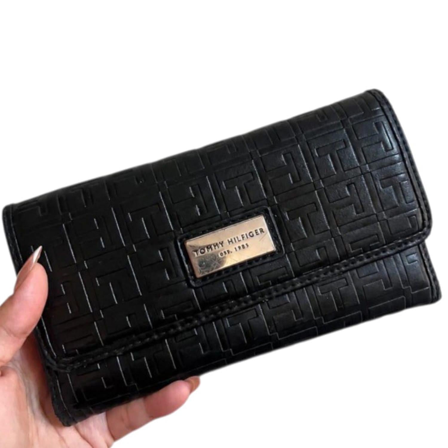 BILLETERA TOMMY HILFIGER NEGRO MONOGRAFIADO MUJER - 1