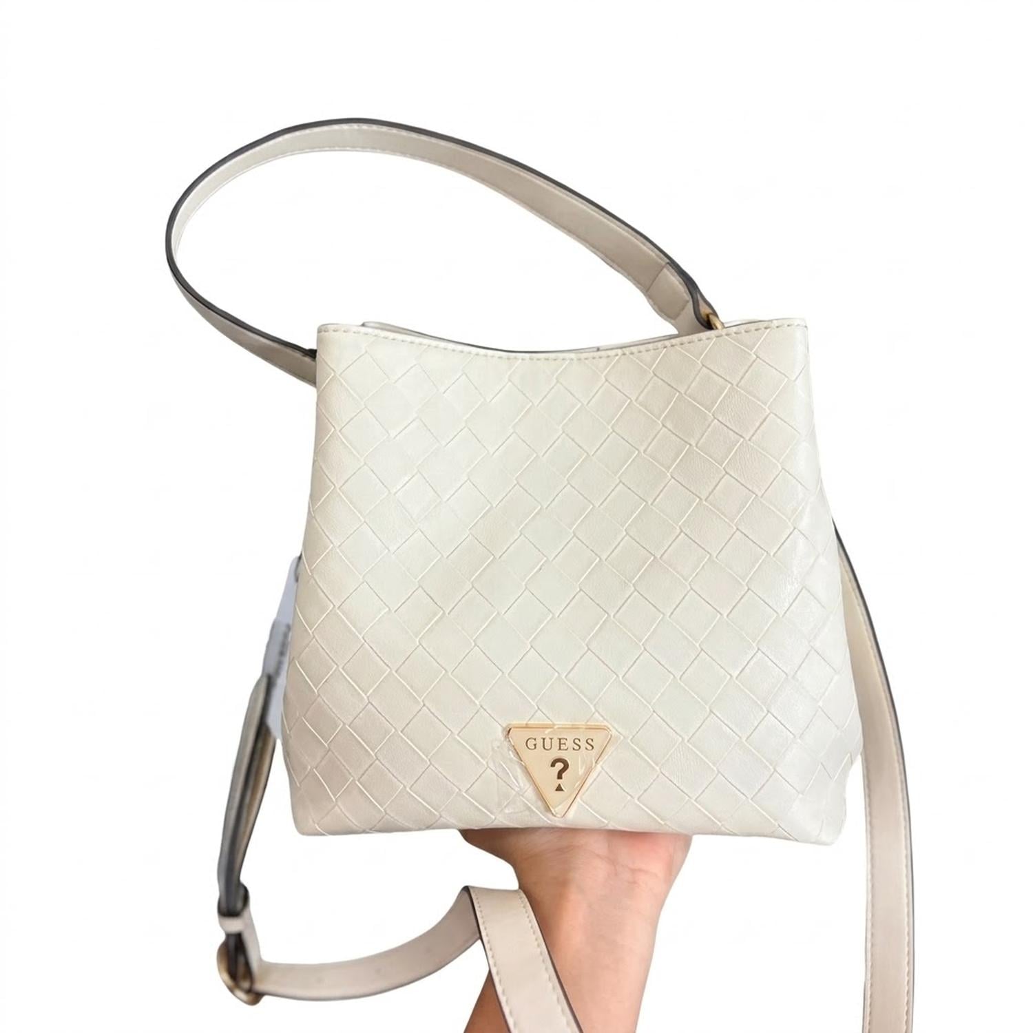 CARTERA CROSSBODY GUESS BEIGE CON RELIEVE - 1