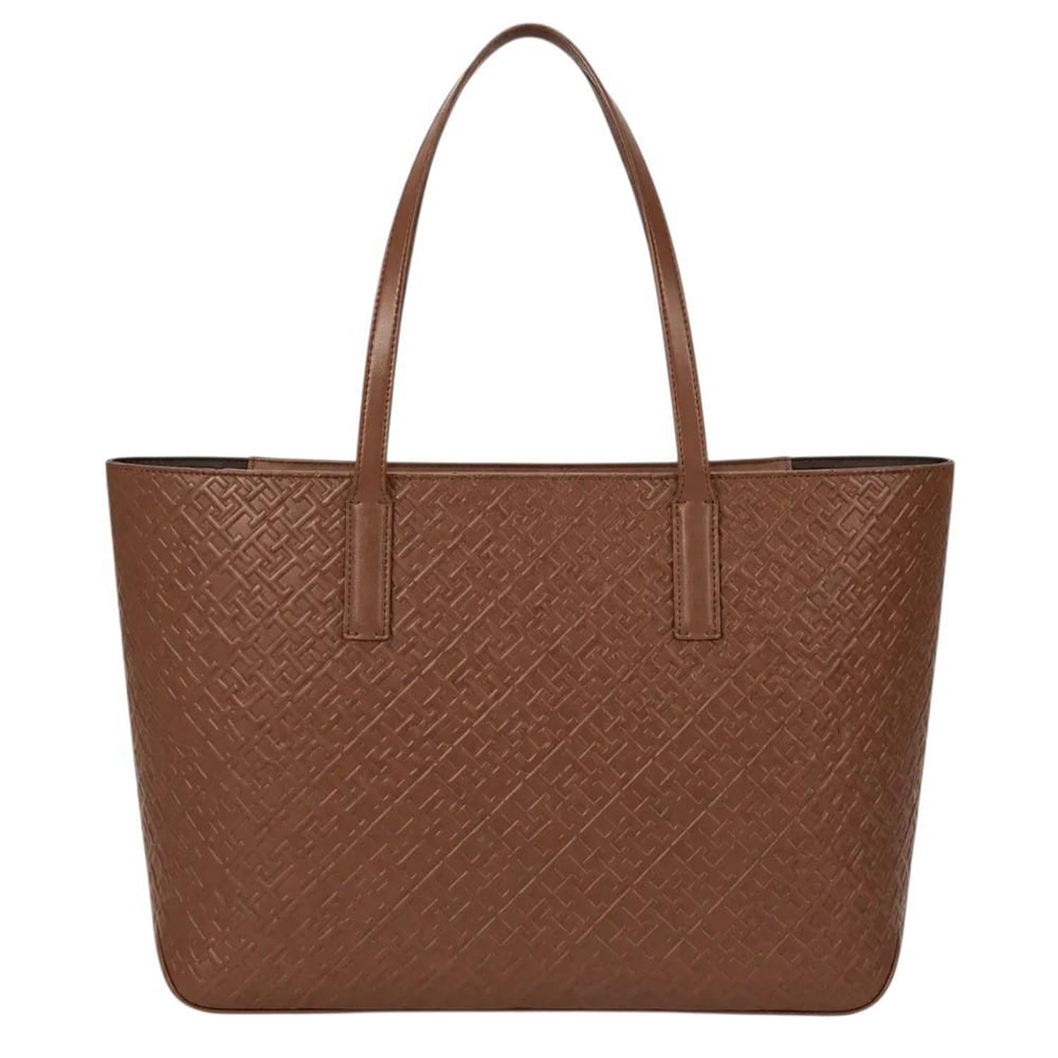 CARTERA TOTE TOMMY HILFIGER MARRÓN CON RELIEVE MONOGRAFIADO - 2