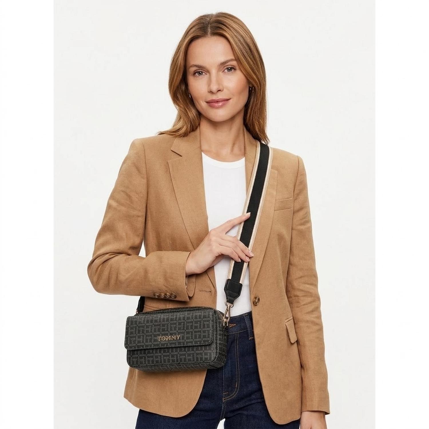 CARTERA CROSSBODY TOMMY HILFIGER NEGRO CON CORREA MULTICOLOR - 2