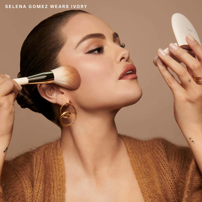POLVO COMPACTO TONO LIGHT BEIGE - LIGHT MEDIUM TRUE TO MYSELF FINISHING RARE BEAUTY - 2