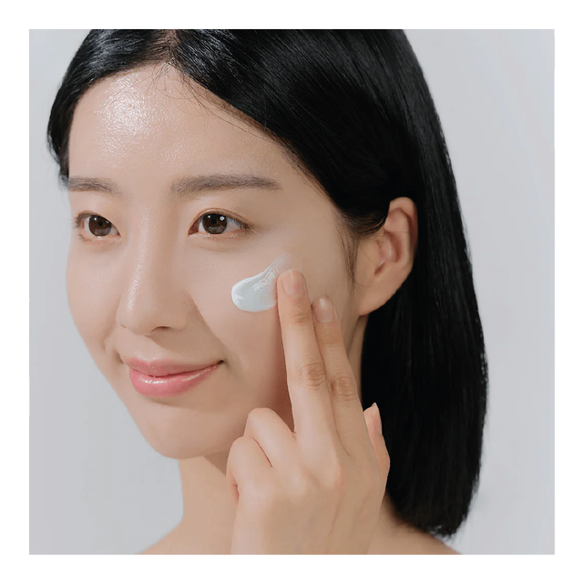 HYALU-CICA WATER-FIT SUN SERUM SPF50+ PA++++ DE 50 ML - 4
