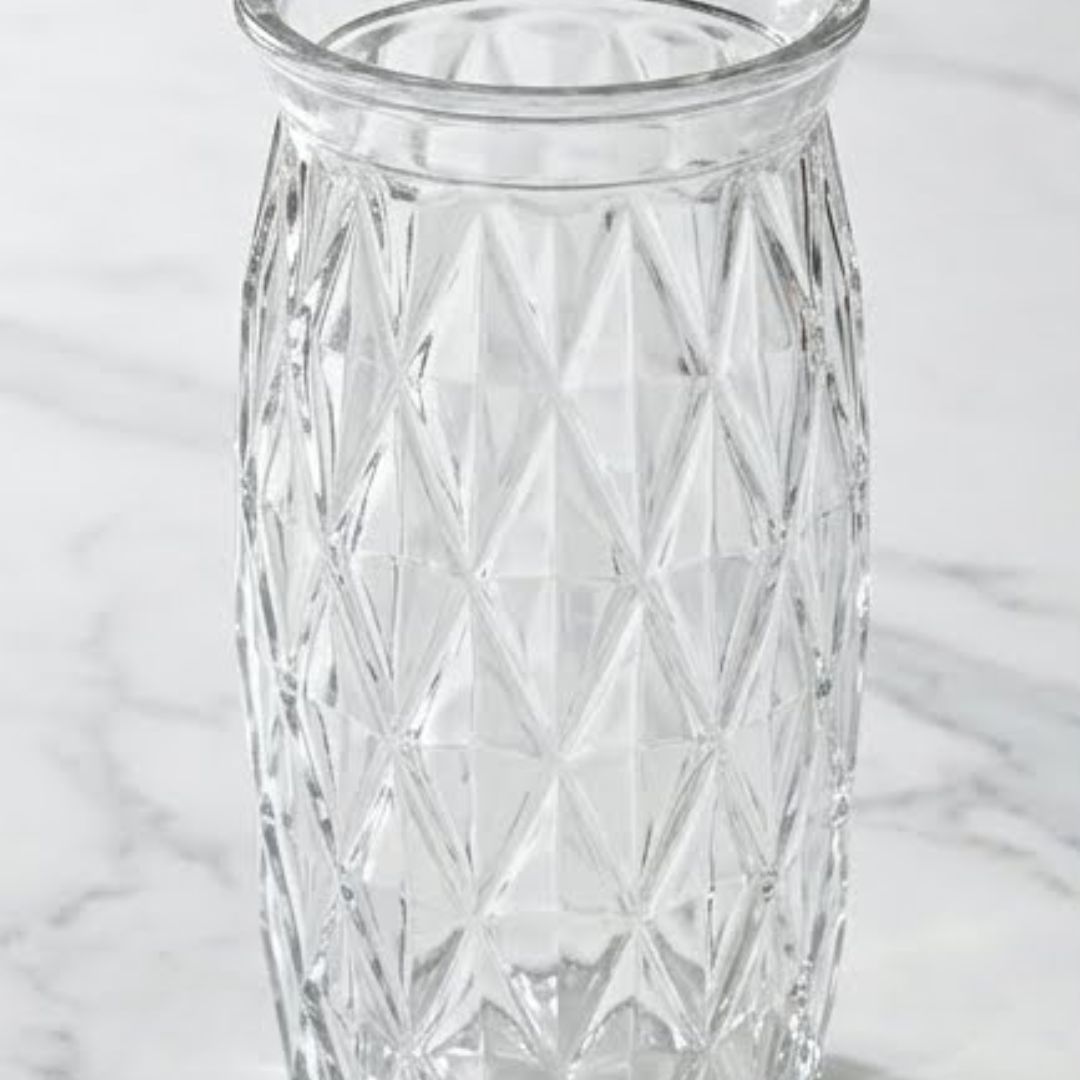 FLORERO DE VIDRIO GEOMÉTRICO CON GRABADO DE DIAMANTES - 1