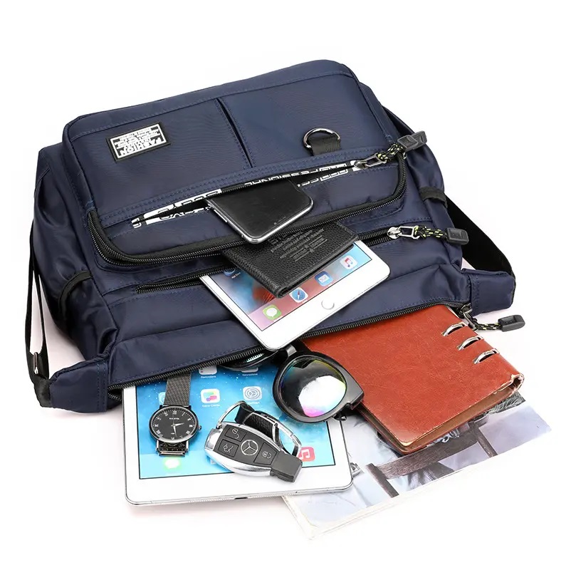 BOLSO IMPERMEABLE UNISEX - MULTIBOLSILLO - 3