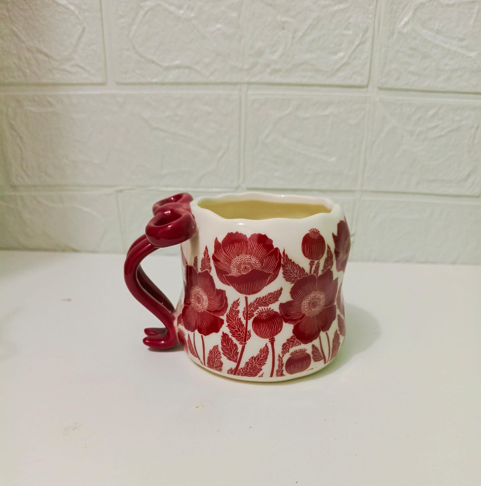 TAZA FLORES ROJA CON LAZO - 1