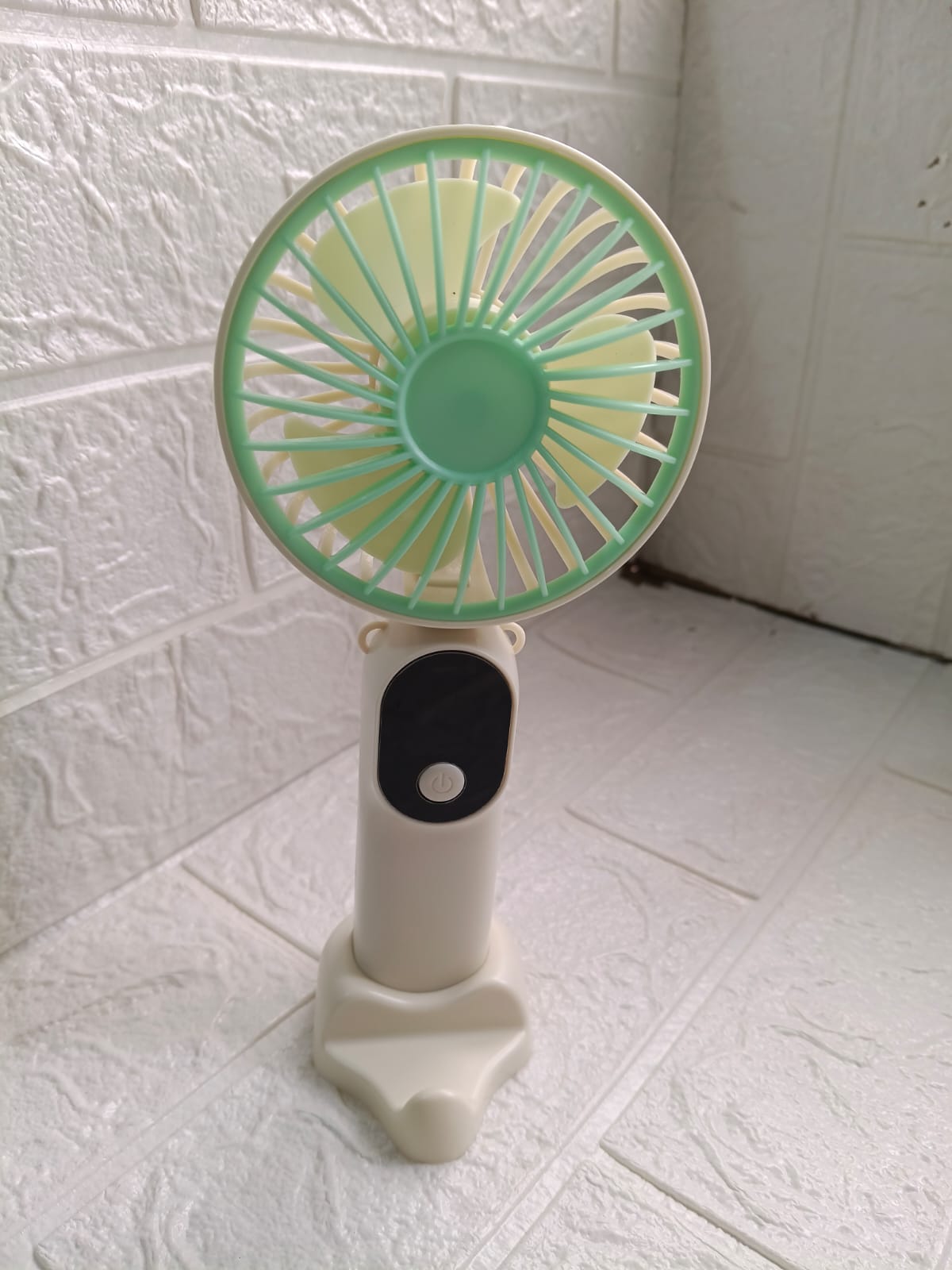 VENTILADOR RECARGABLE CREMA DE 5 VELOCIDADES - 2