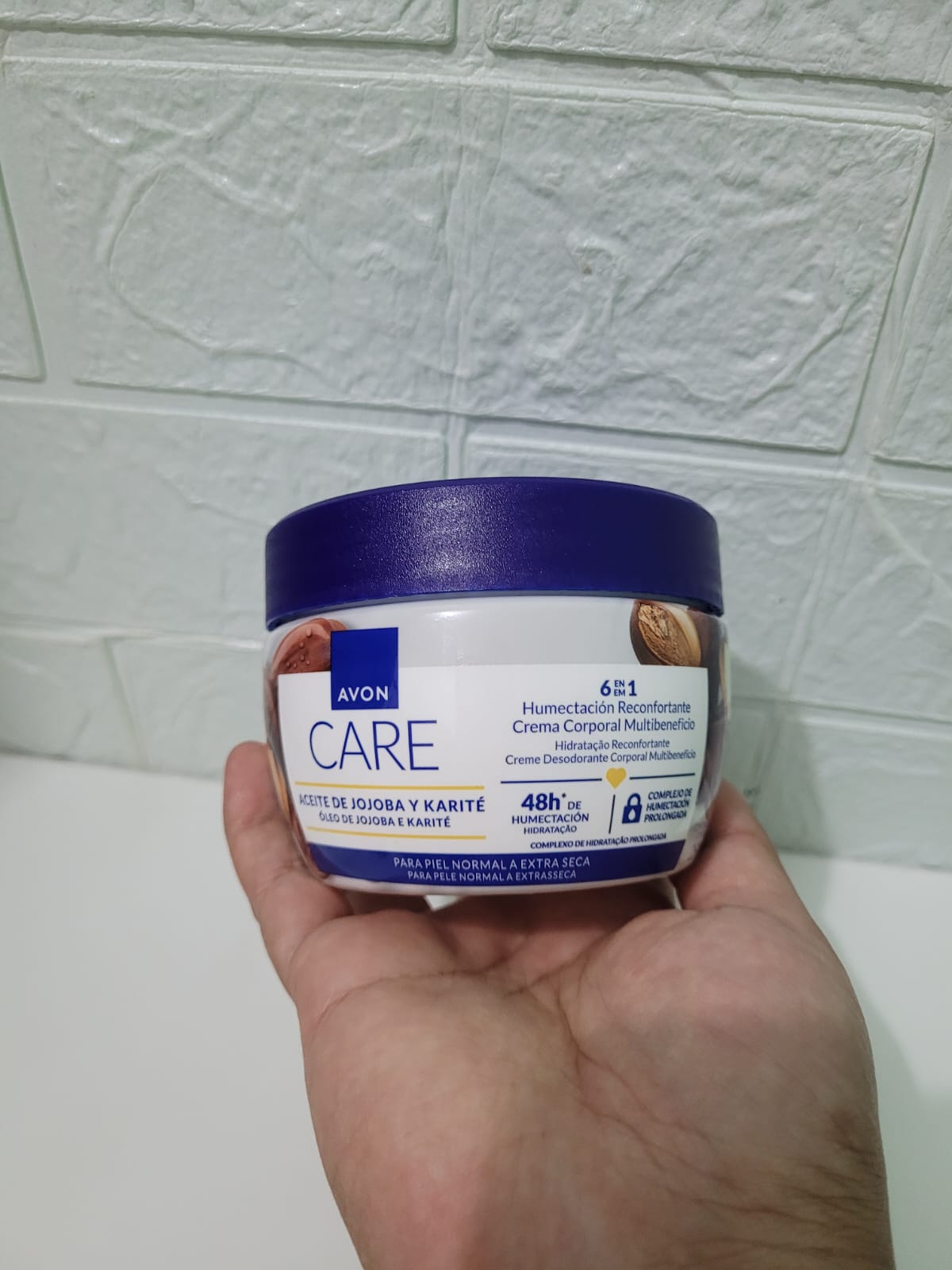 AVON CARE JOJOBA Y KARITÉ CREMA CORPORAL MULTIBENEFICIOS DE 250ML - 1