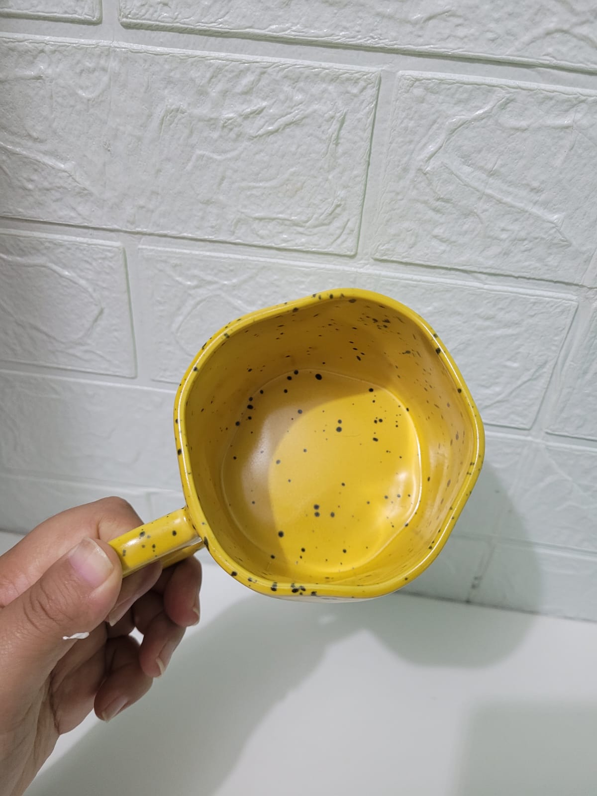 TAZA AMARILLO CON NEGRO - 3