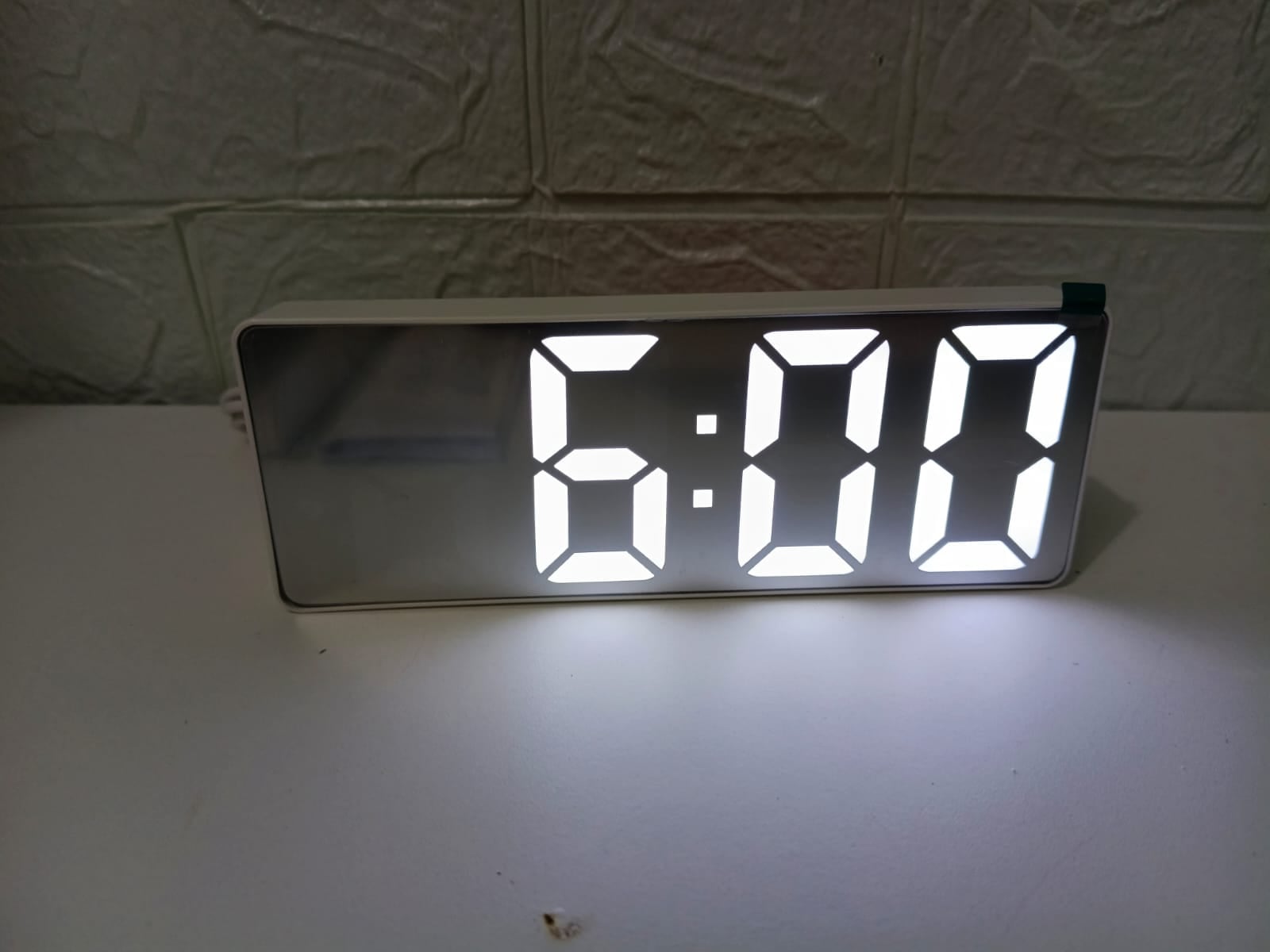 RELOJ DESPERTADOR LED ESPEJO BLANCO - 1