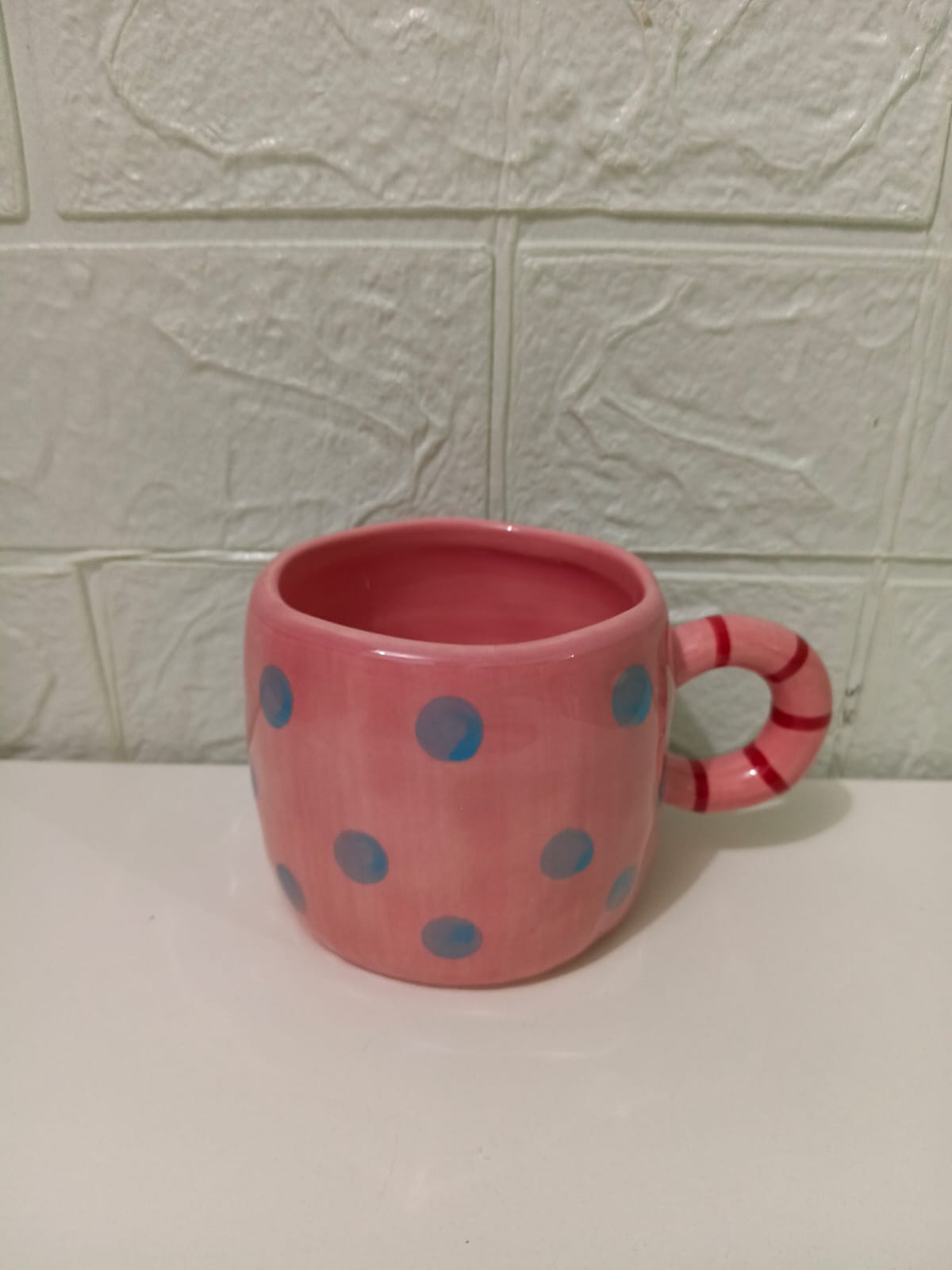 TAZA ROSADO CON LUNARES AZULES - 3