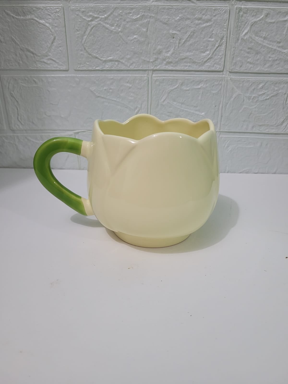 TAZA EN FORMA DE TULIPAN CREMA - 1