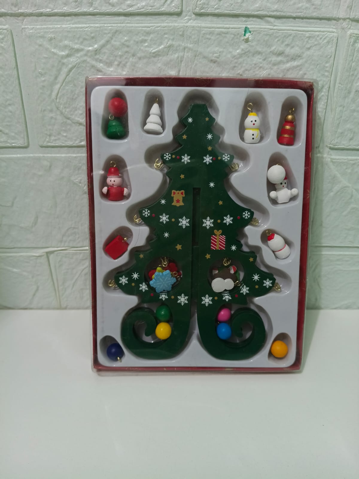 ARBOL DE MADERA CON ACCESORIOS - VERDE - 4