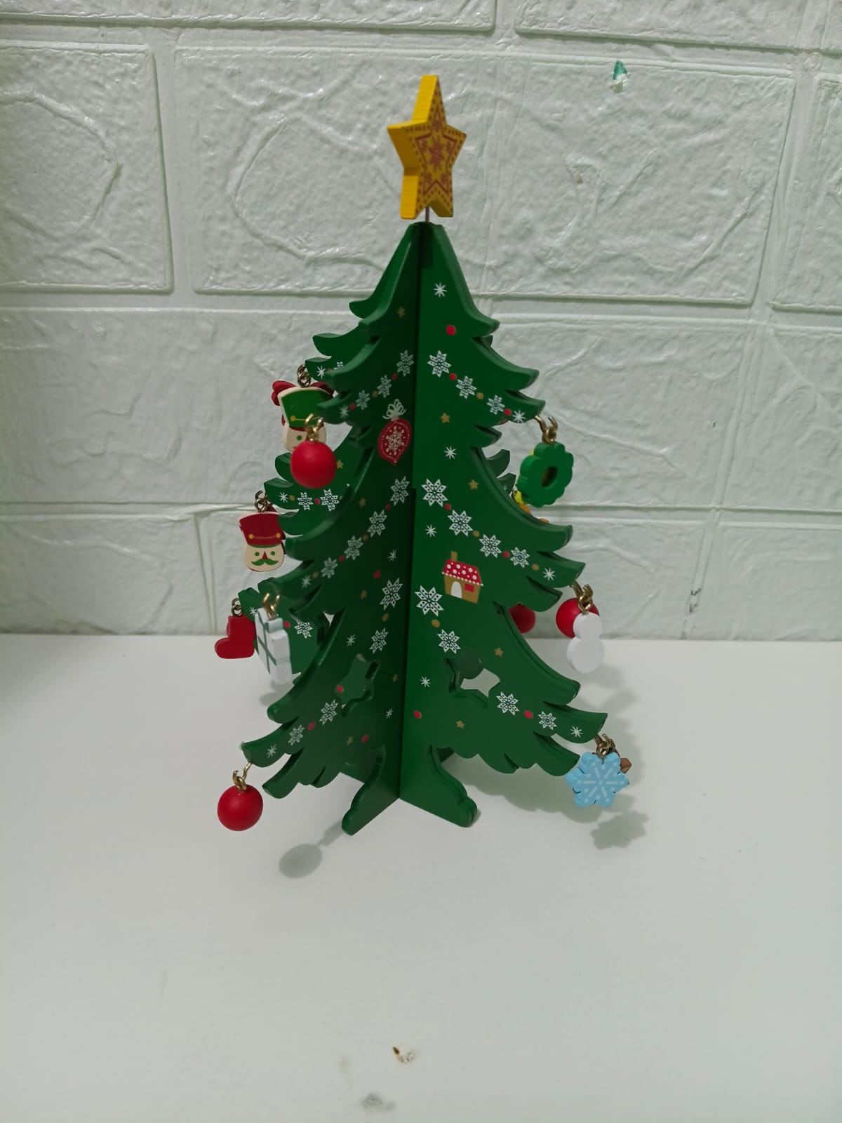 ARBOL DE MADERA CON ACCESORIOS - VERDE 2 - 1