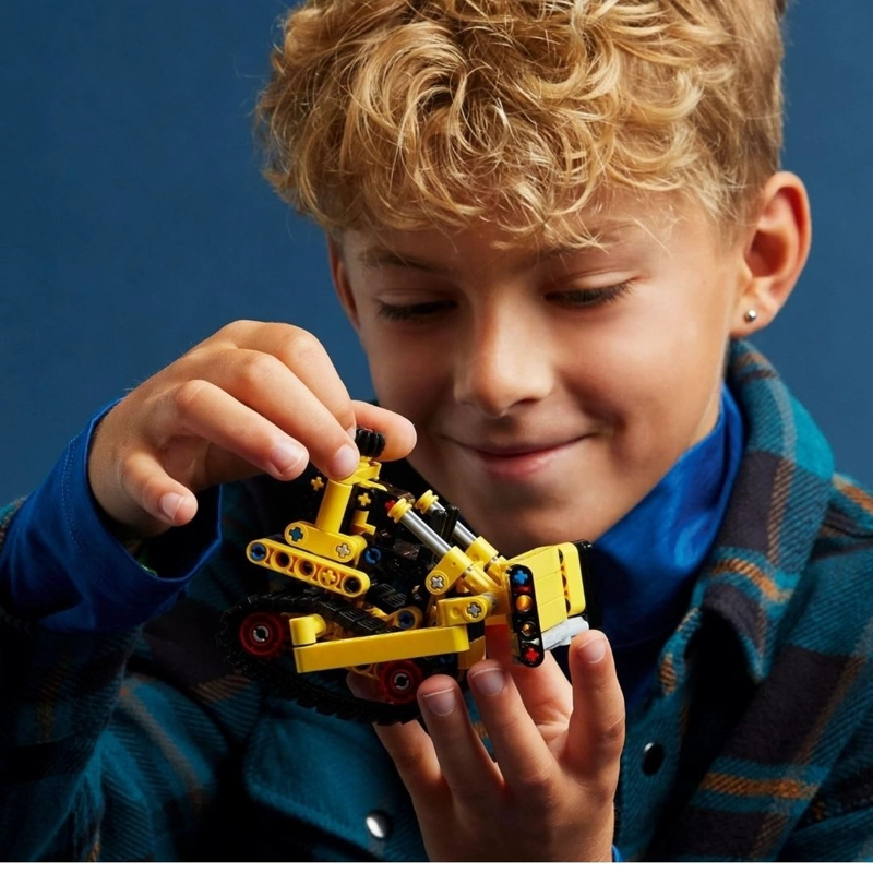 LEGO TECHNIC HEAVY-DUTY BULLDOZER 42163 - 3