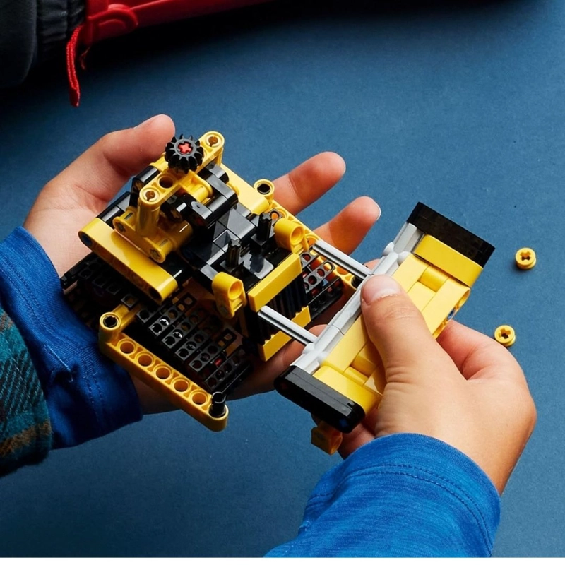 LEGO TECHNIC HEAVY-DUTY BULLDOZER 42163 - 4