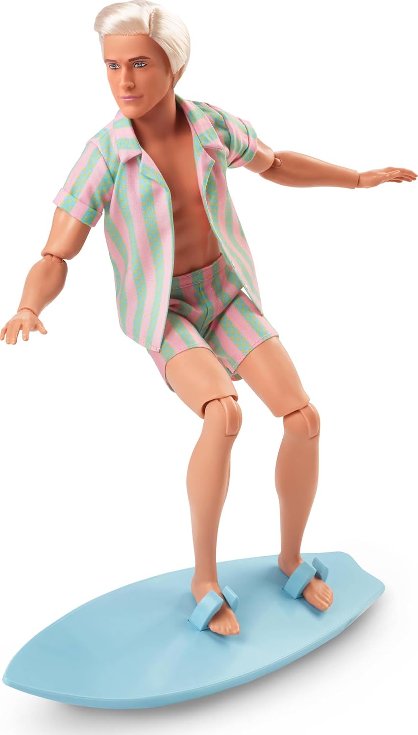 BARBIE THE MOVIE KEN CON TABLA A RAYAS ROSA PASTEL Y VERDE CON TABLA DE SURF Y ZAPATILLAS BLANCAS RYAN GOSLING - 2