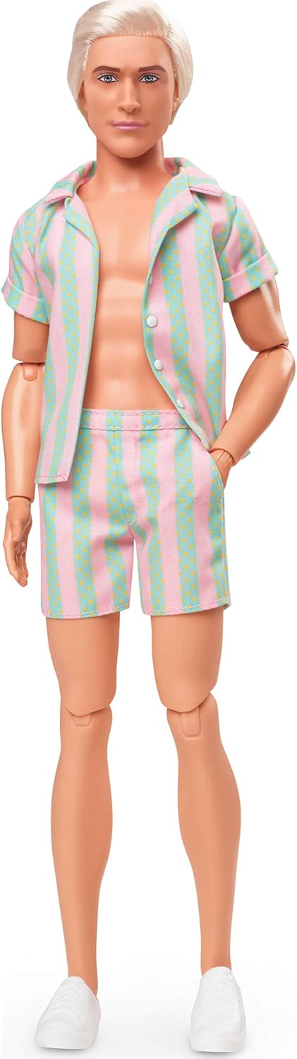 BARBIE THE MOVIE KEN CON TABLA A RAYAS ROSA PASTEL Y VERDE CON TABLA DE SURF Y ZAPATILLAS BLANCAS RYAN GOSLING - 4