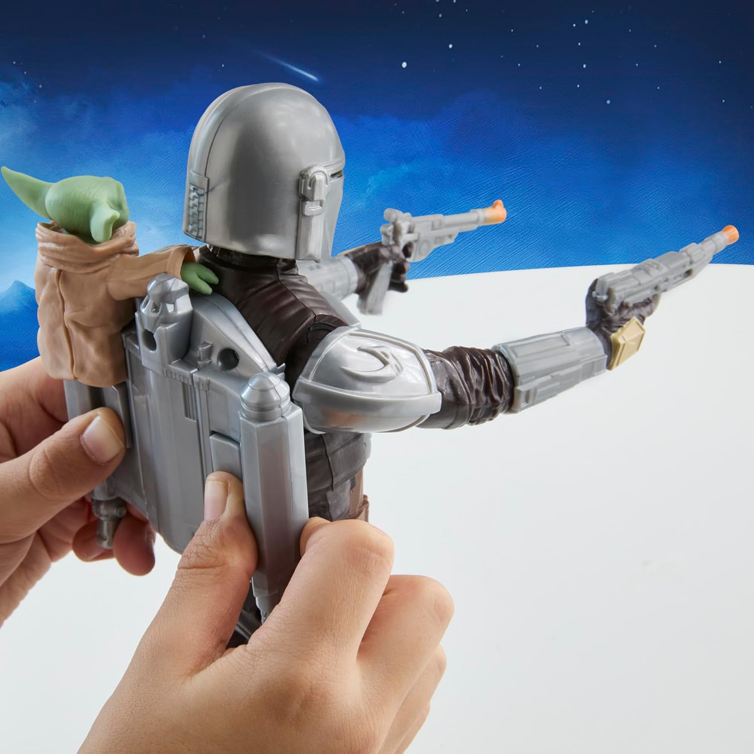 STAR WARS THE MANDALORIAN Y GROGU BOUNTY BLASTER, FIGURA DE ACCIÓN DE 11 PULGADAS CON EFECTOS DE SONIDO, JUGUETES INTERACTIVOS - 3