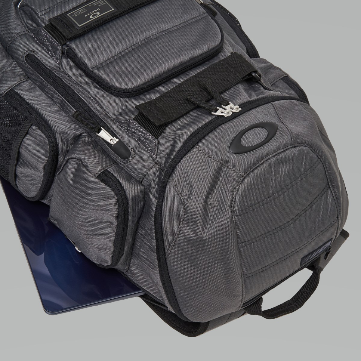 MOCHILA OAKLEY ENDURO 2.0 VERDE CAMUFLADO DE 30L PARA LAPTOP DE  HASTA 17' - 3