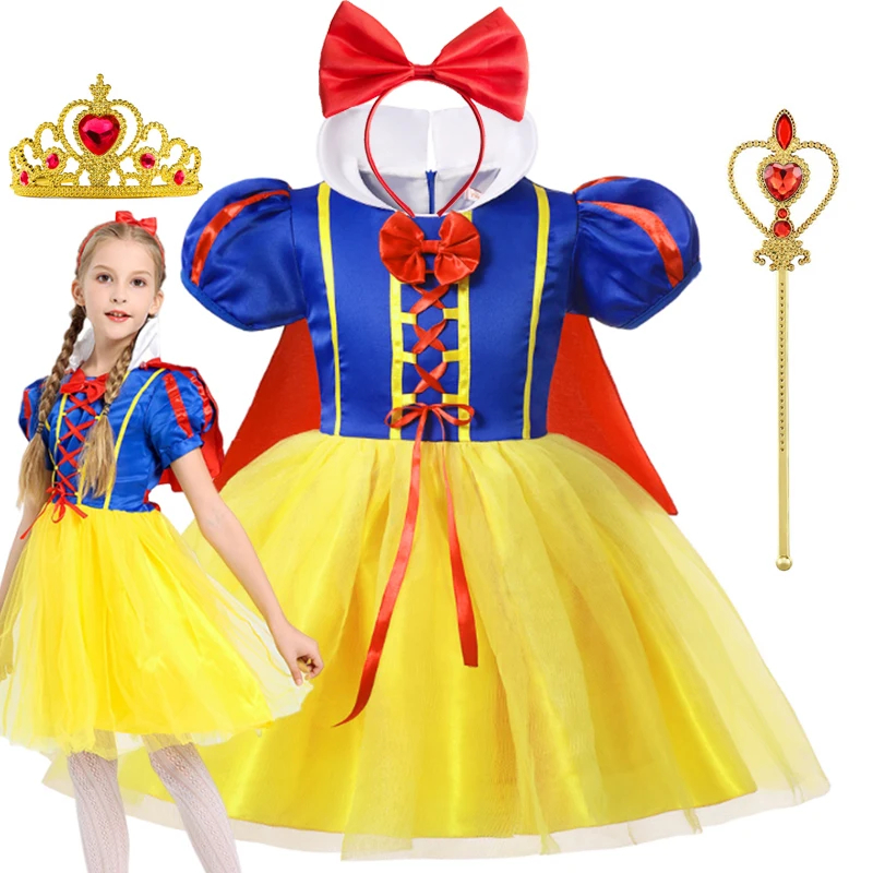 VESTIDO  DISFRAZ BLANCANIEVES NIÑA + VINCHA LAZO ROJO + CORONA + VARITA + ARETES + COLLAR DORADO + GUANTES + CAPA NAVIDAD GENIEKA - 4