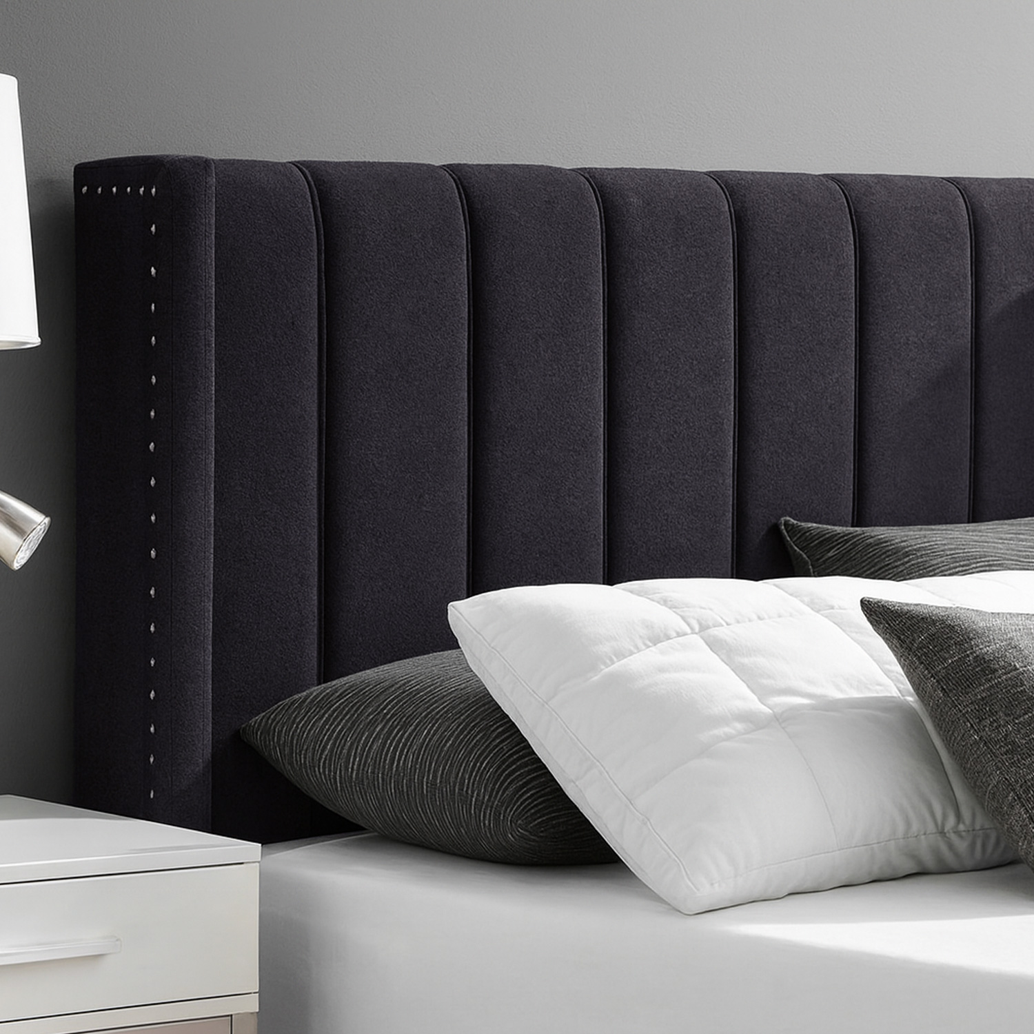 CAMA LEMUEBLE TAPIZADA LISTÓN NIA GRIS OSCURO QUEEN - 3