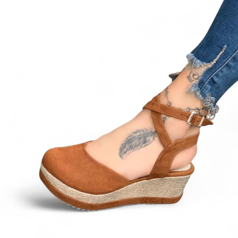 SANDALIA MUJER GAMUZA CERRADO TACO 7 1022L-50 COLOR CAMEL - 1