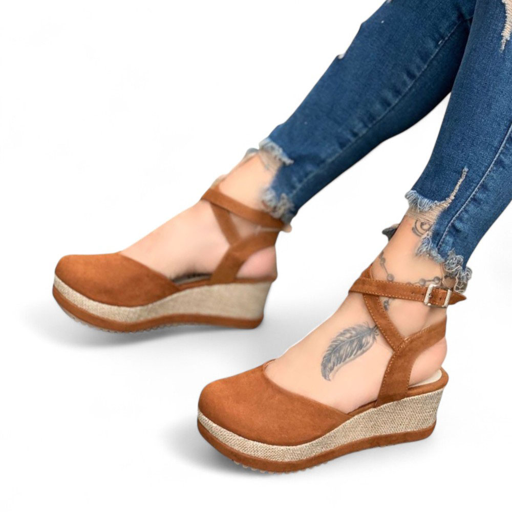 SANDALIA MUJER GAMUZA CERRADO TACO 7 1022L-50 COLOR CAMEL - 2