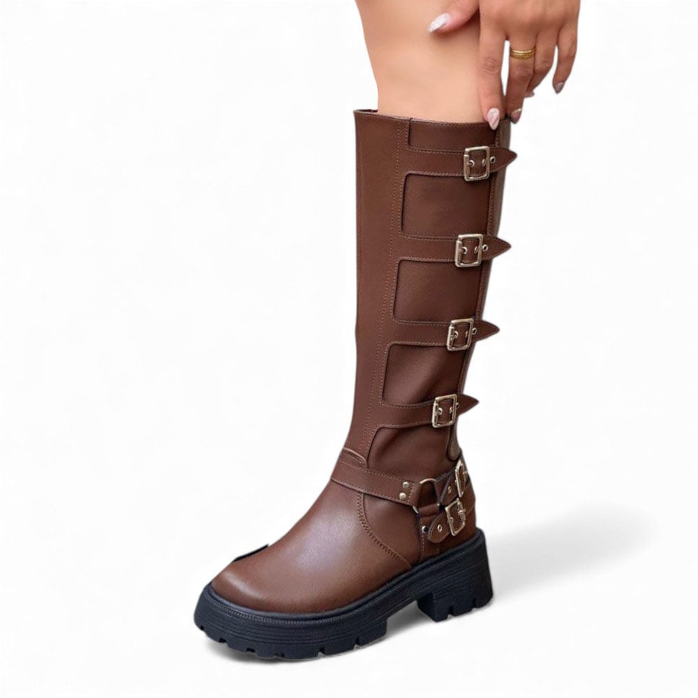BOTA MUJER 1299P-85 PLANTA DE GOMA TACO #5 BIOCUERO CON 6 EVILLAS COLOR MORO - 1