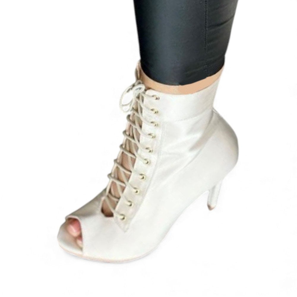 BOTIN MUJER 1299P-85 PLANTA DE GOMA TACO #9 SATINADO CON MAYA Y PIEDRAS COLOR BLANCO - 1