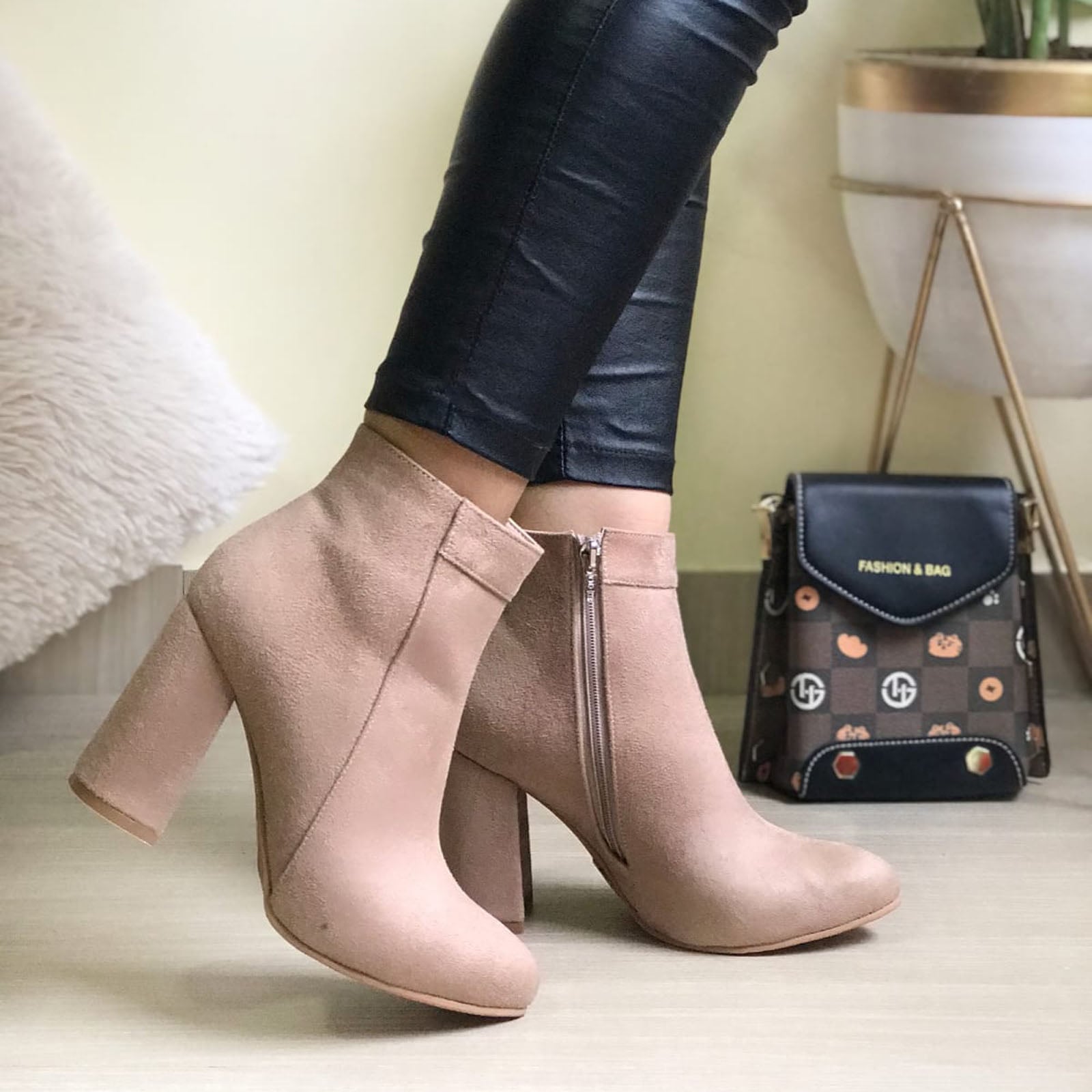 BOTIN MUJER CLASICA GAMUZA TACO 9 2086L-60 BEIGE - 2