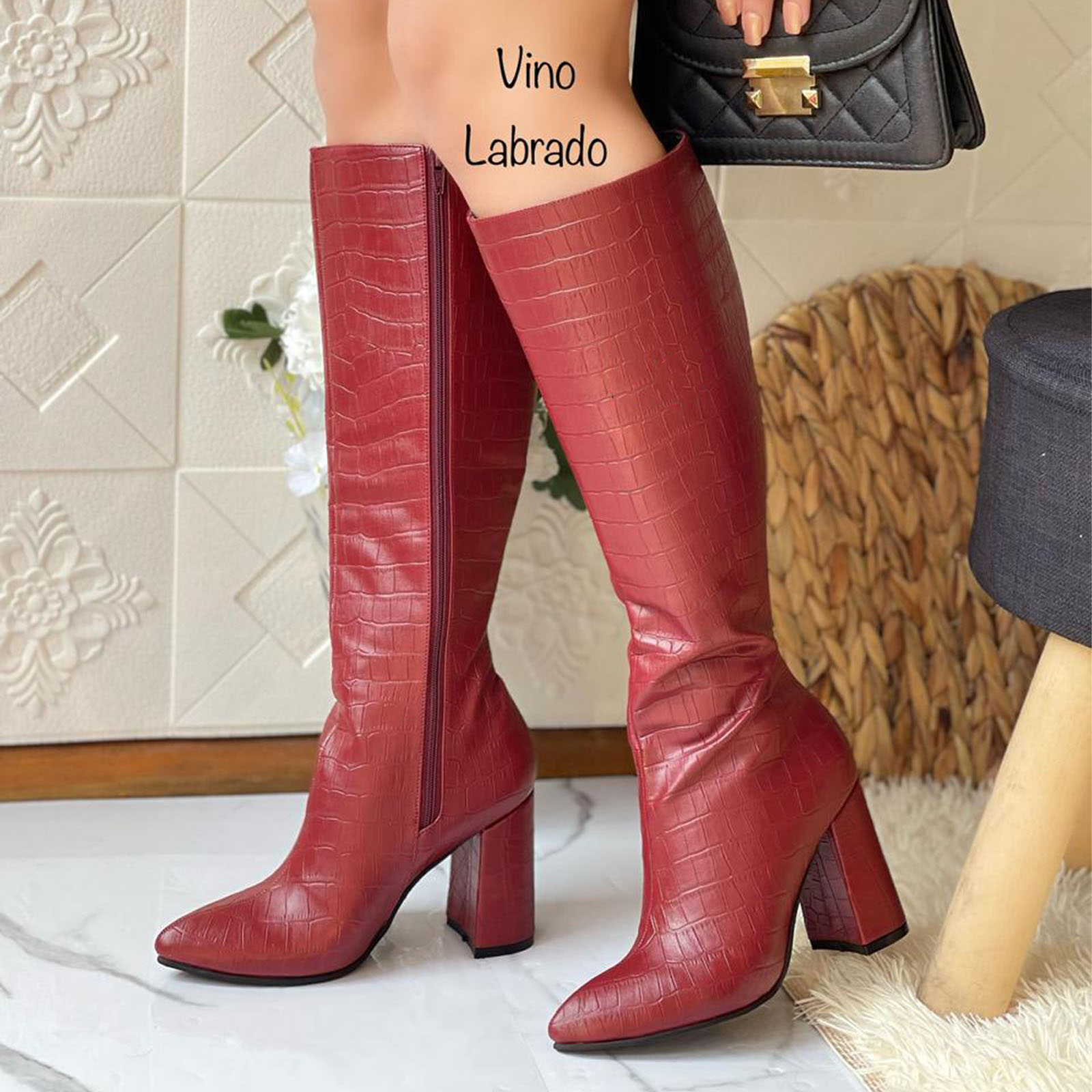 BOTA MUJER LABRADO TACO #9 1299-95 COLOR VINO - 2
