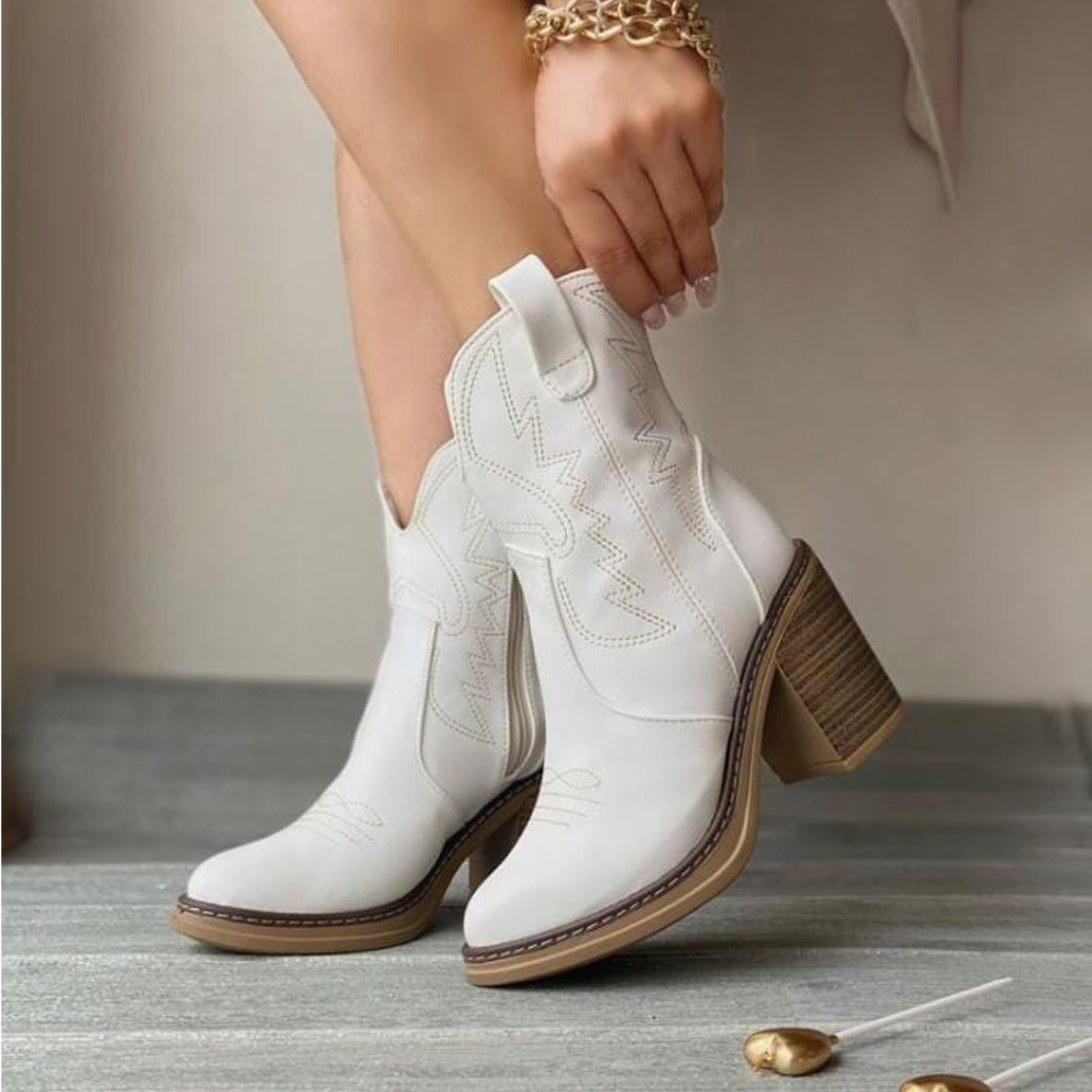 BOTIN MUJER BORDADO TACO 7 2086L-75 COLOR BLANCO - 2