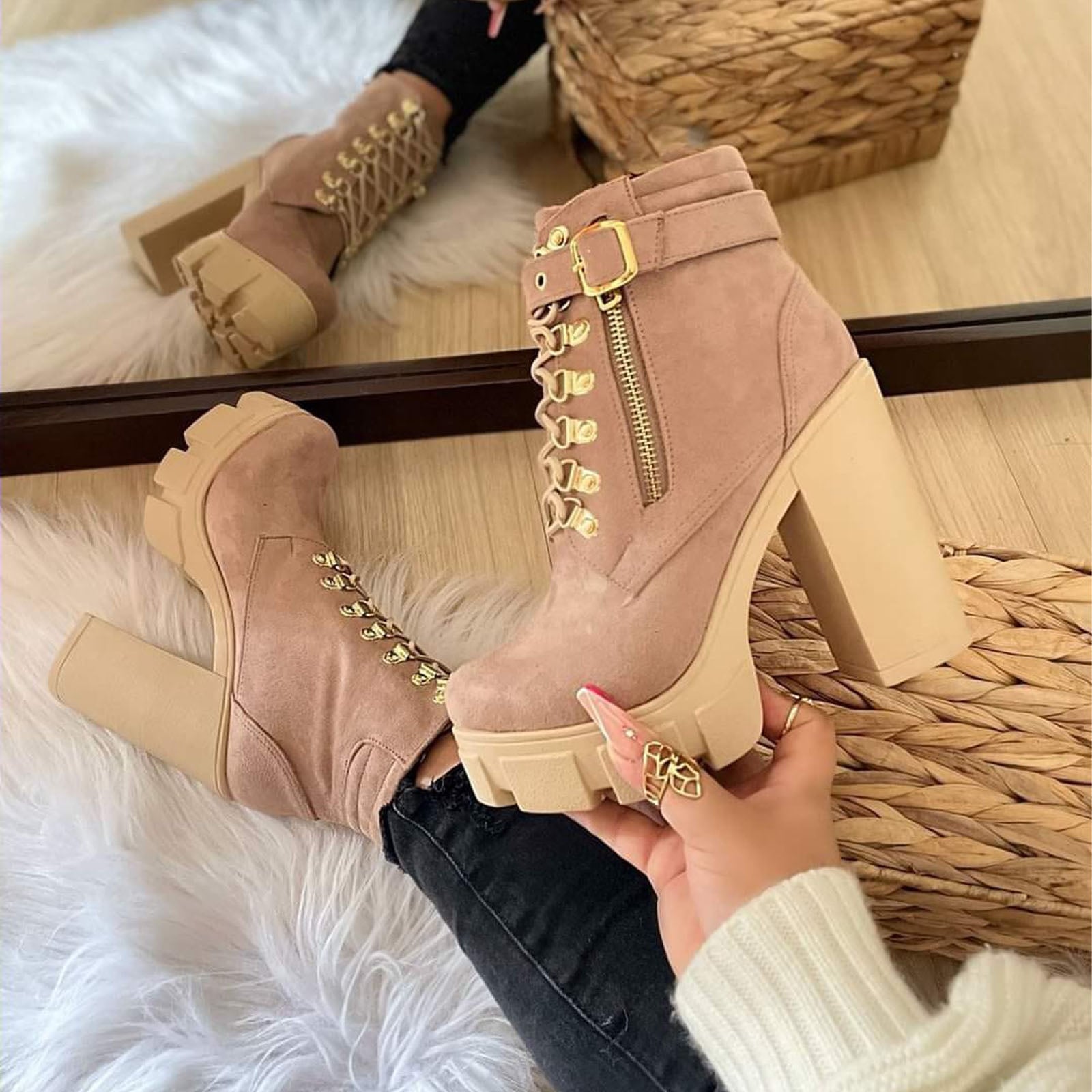 BOTIN MUJER TACO 12 DOBLE USO 2086L-70 COLOR BEIGE - 2