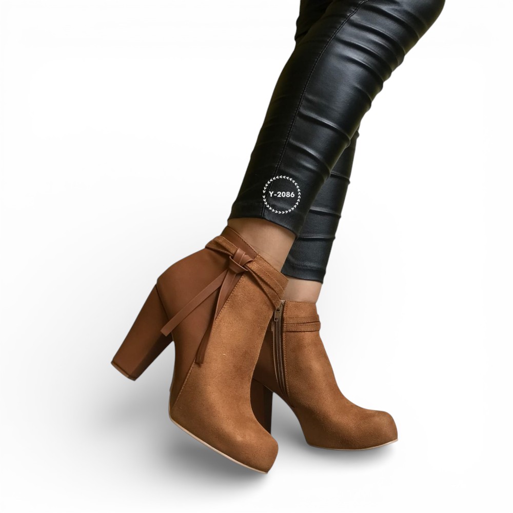 BOTIN MUJER TACO 9 GAMUZA LAZO 2086L-68 COLOR CAMEL - 1