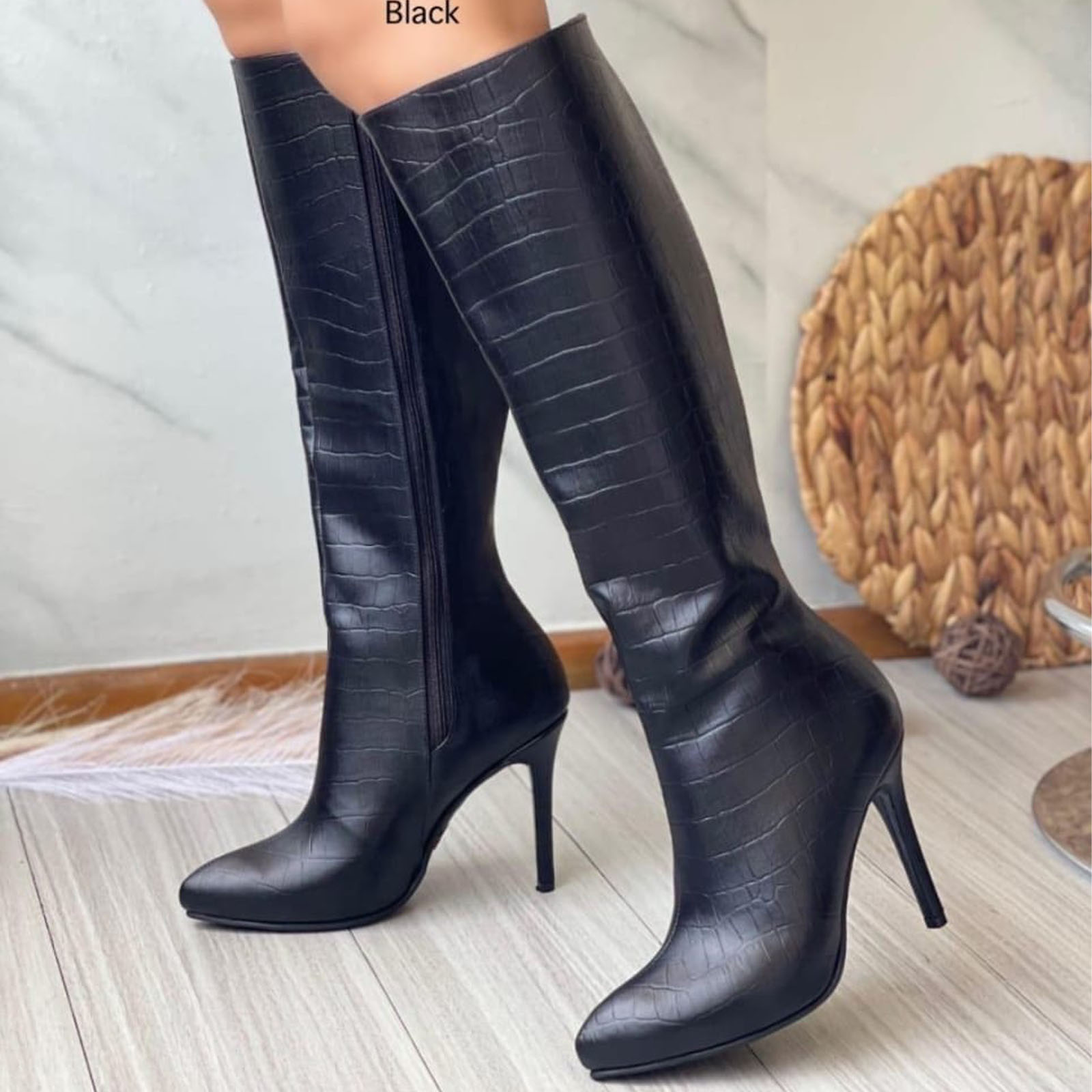 BOTA MUJER LEONA 1299-95 LABRADO TACO AGUJA #9 COLOR NEGRO - 2