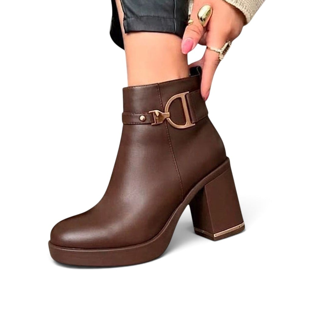 BOTIN MUJER CASUAL FAMA 1399-65 TACO 7 COLOR CHOCOLATE - 1
