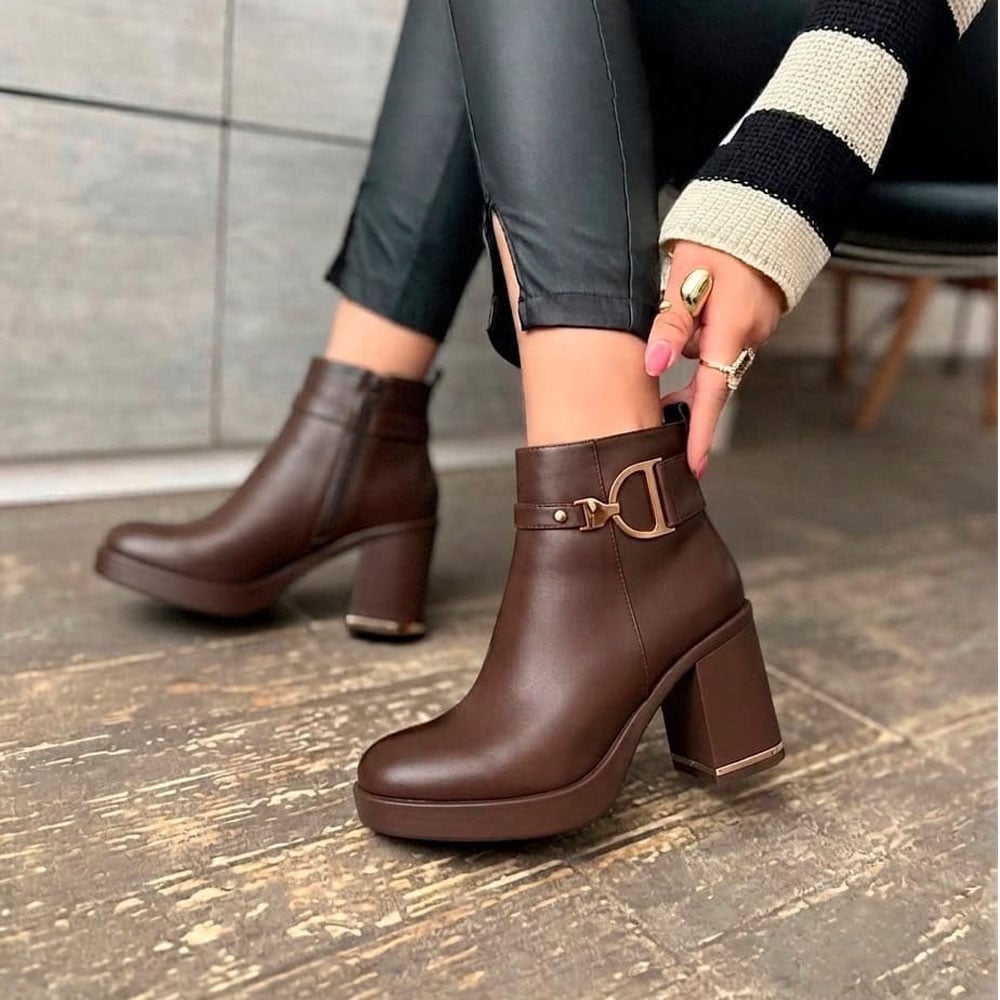BOTIN MUJER CASUAL FAMA 1399-65 TACO 7 COLOR CHOCOLATE - 2