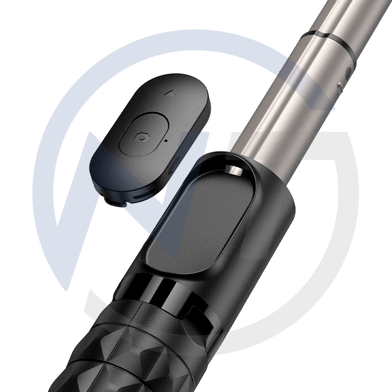PALO/TRIPODE SELFIE STICK MCDODO CON LUZ Y DISPARADOR BLUETOOH (SS-1781) - 3