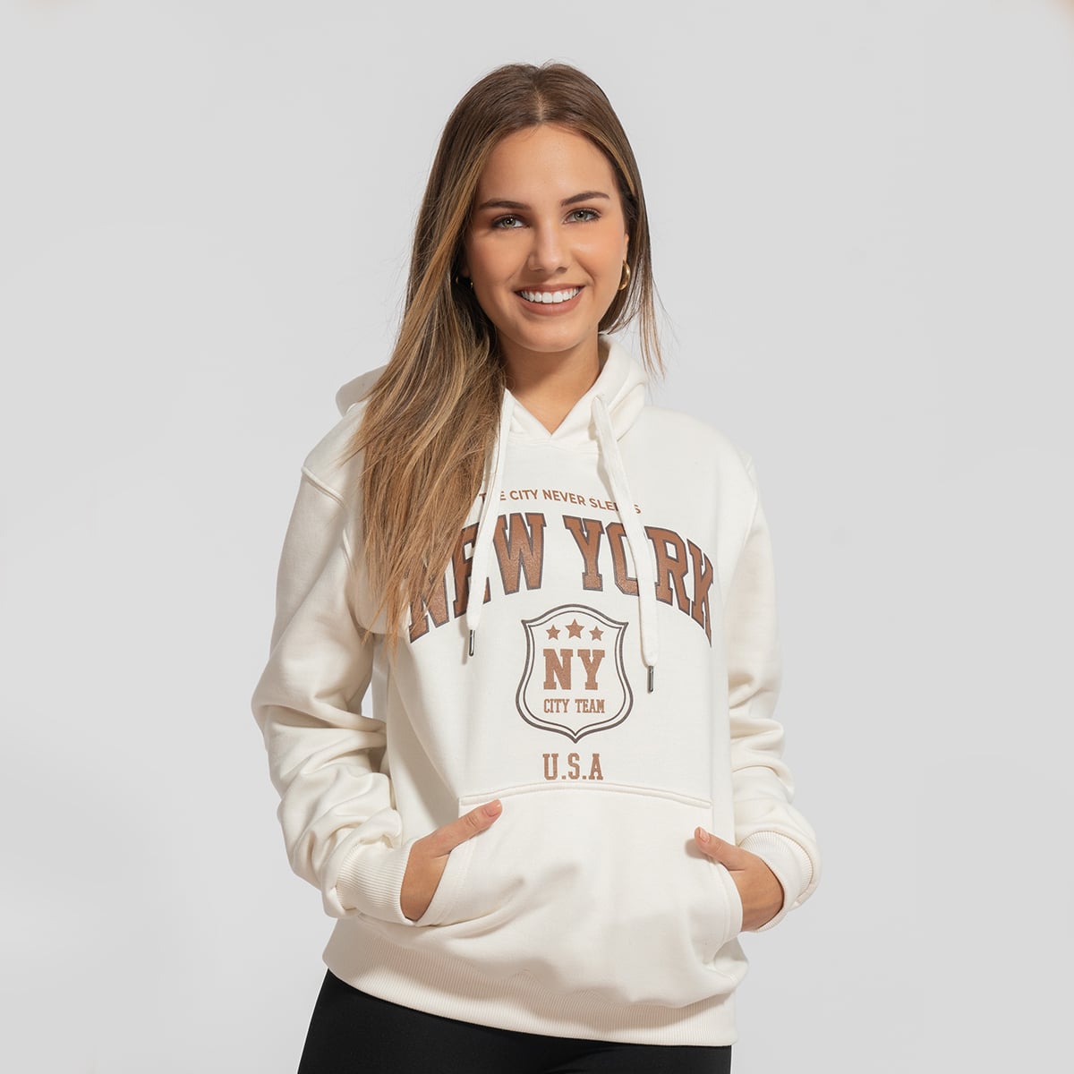 POLERA CON CAPUCHA NEW YORK CREMA - 1